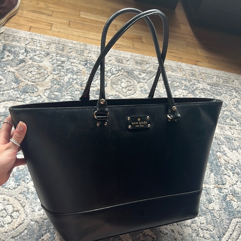 BLACK KATE SPADE BUCKET BAG